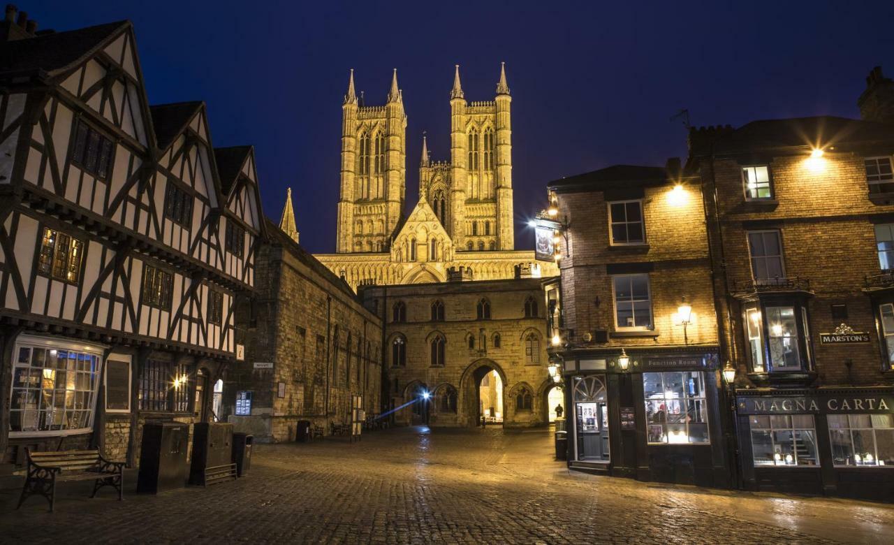 West Wing D'Isney Place. ลินคอล์น ภายนอก รูปภาพ